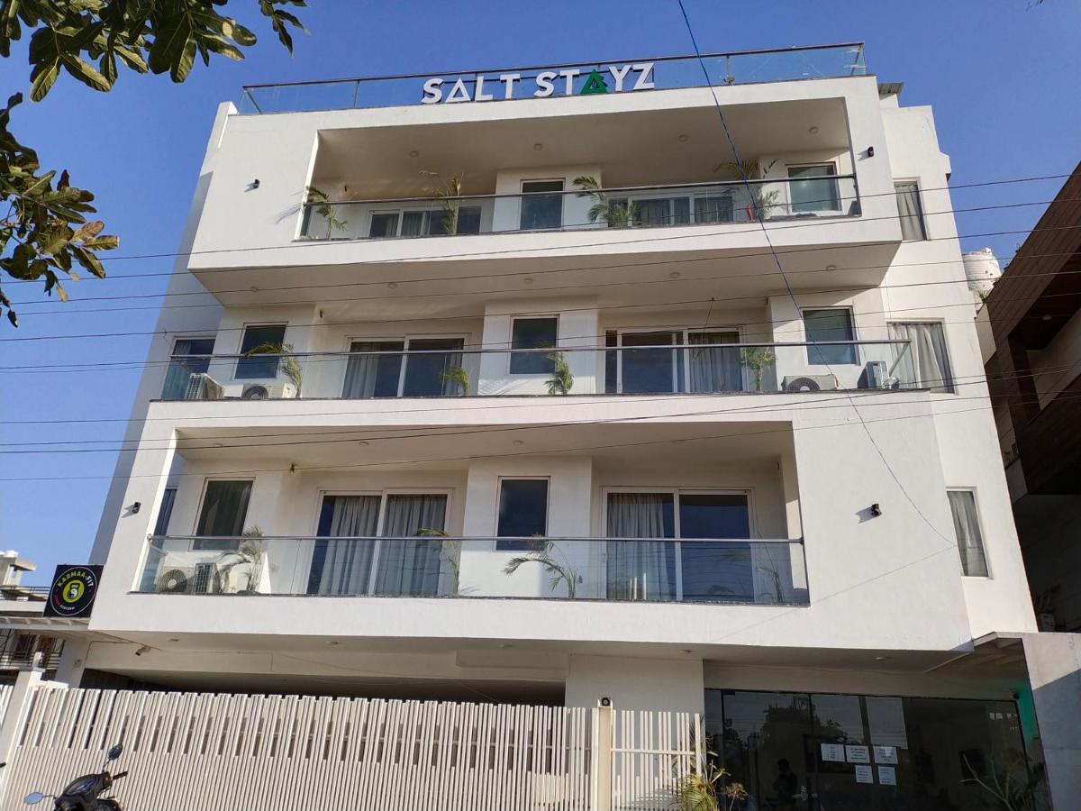 Saltstayz Sector 52 - Ardee City Mall Ґурґаон Екстер'єр фото